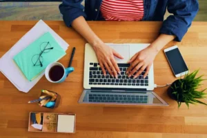 Managing Productivity and Communication in Today’s Hybrid IT Environment